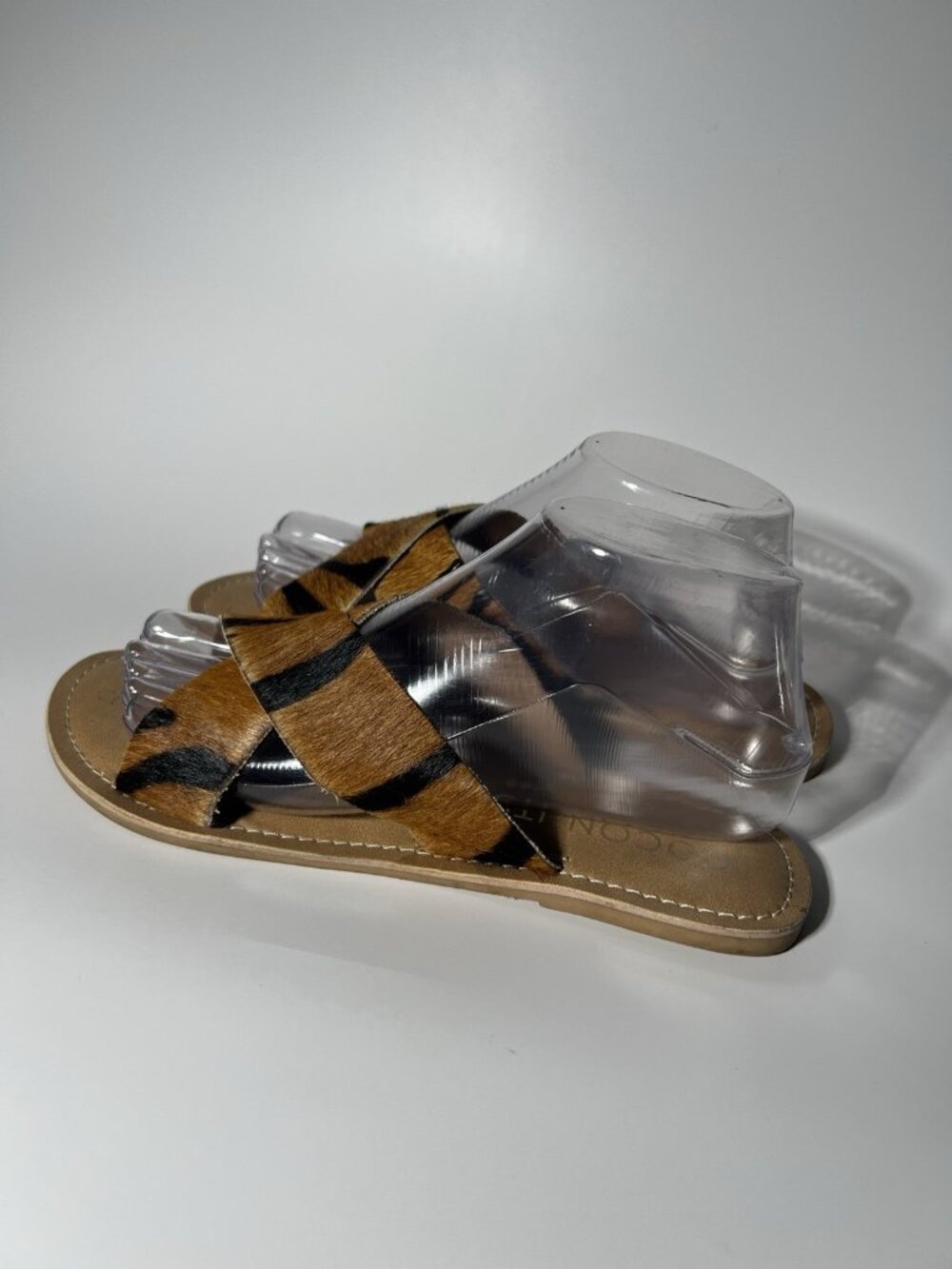 Coconuts by Matisse Pebble Calf Hair Slide Sandals Tiger Women’s 8